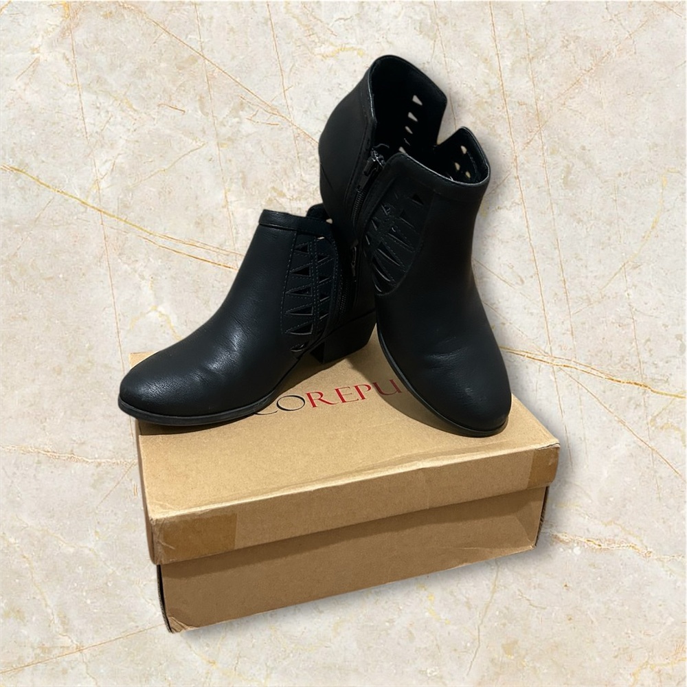 EUC! MarcoRepublic Women’s Perforated Cut-out Ankle Booties